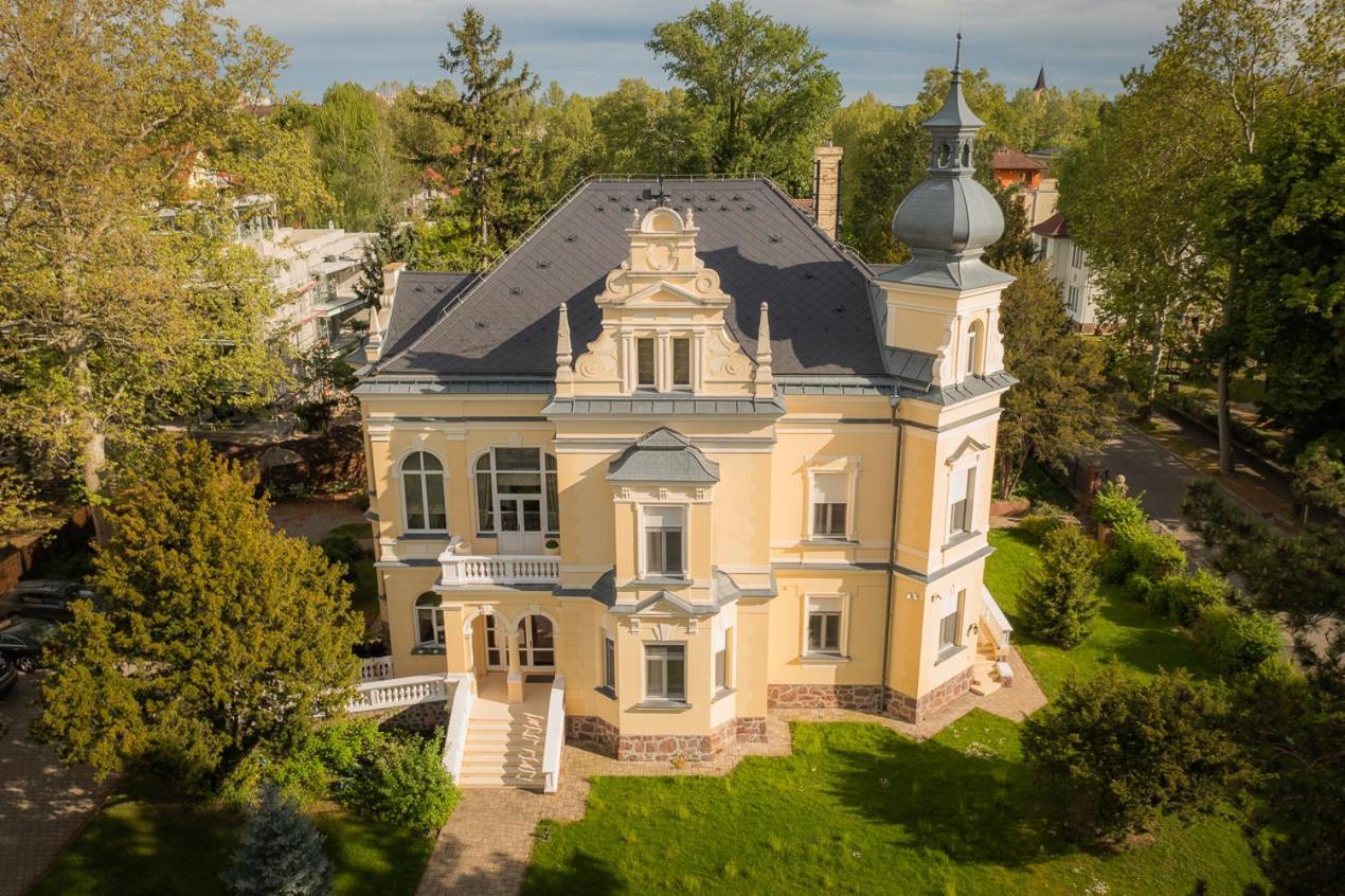 Avilla Thanhoffer Siófok Esterno foto